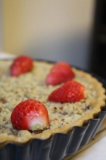 焦糖杏仁草莓派