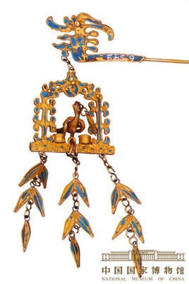 清镀金点翠鸟架步摇