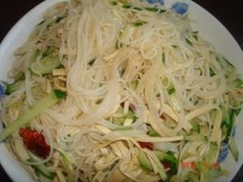 干豆腐粉丝拌黄瓜