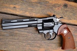 柯尔特蟒蛇型左轮手枪