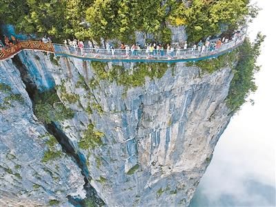 [玻璃栈道哪里有]重庆哪里有玻璃栈道_比玻璃