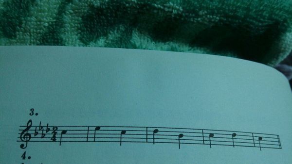 四个降号是bA调,但后面结束音是1是啥意思?是