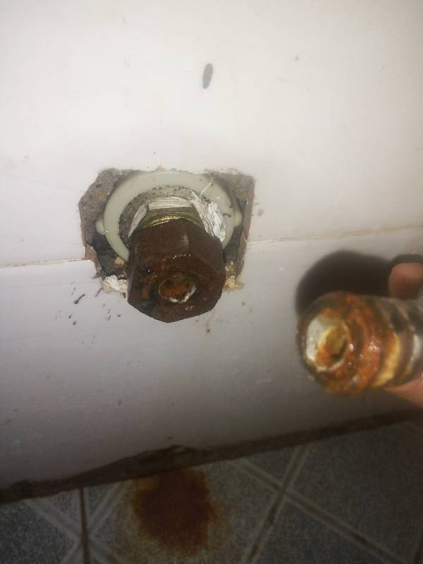 水管太锈断了怎么接_360问答