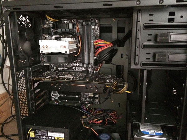 请问下电脑达人们我的机箱风扇布局合理吗,机