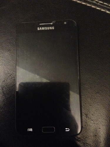 我的三星手机摔了一下,然后开机后都看不见东