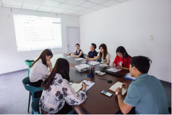 【一周动态】众星孵化平台围绕合作商组织周例会