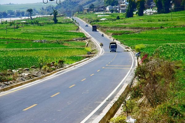 属于我国公路的五级分类法.还有其它分类法.