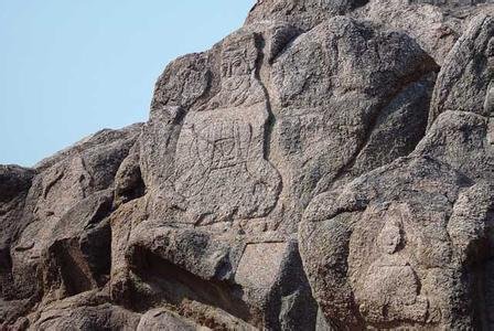 孔望山佛教摩崖刻像两晋南北朝时期的佛教造像艺术.也有了极大的发展.