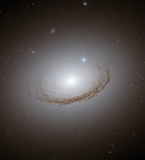 宇宙大坍缩 黑洞_宇宙中最大的超级黑洞_衡水中学超级中学的黑洞效应